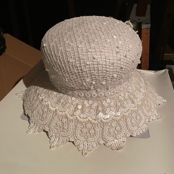 Hat - Picture 2 of 9